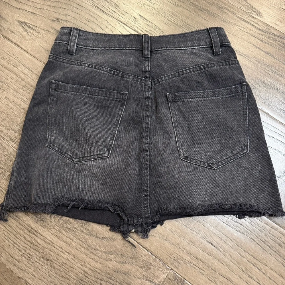 We the Free People Black‎ Denim Skirt Size 25 Womens Denim Zip Front Distressed